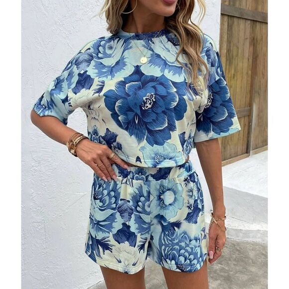 SOLD-Size Lrg NWOT 2 Piece Outfit from Aoujea  SSD16 - Picture 1 of 3